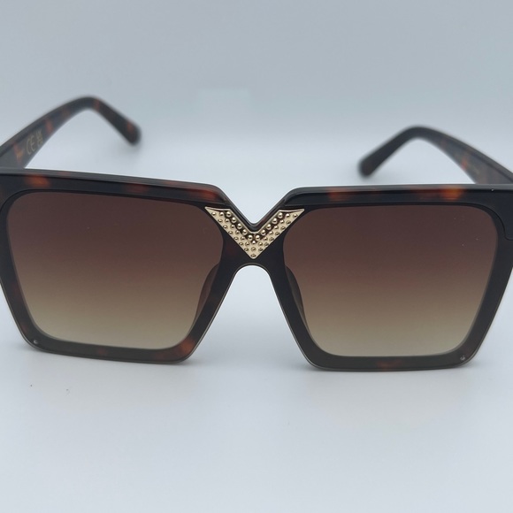 Tortoise Oversized sunglasses - Picture 1 of 3